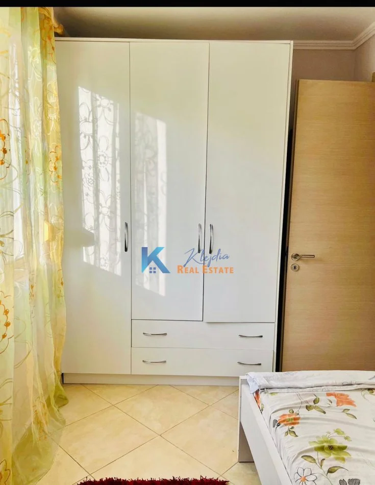 Tirane, jap me qera apartament 2+1+Ballkon Kati 5, 80 m² 550 € (Myslym Shyr)