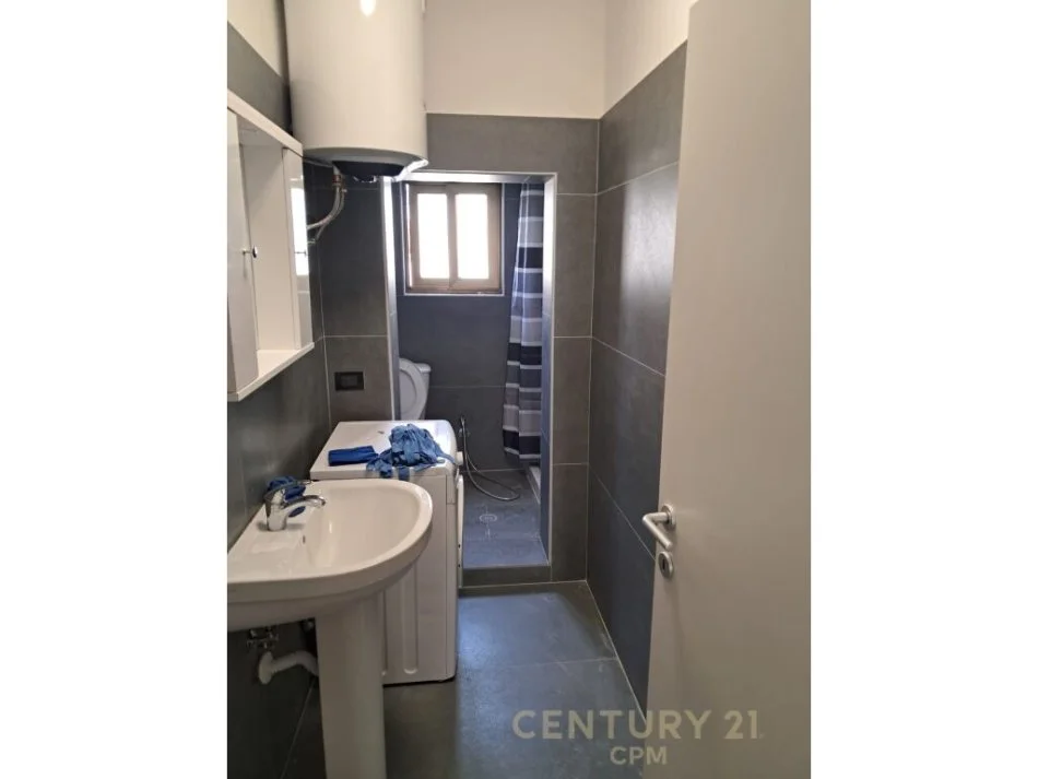 Tirane, shitet apartament 2+1 Kati 2, 71 m² (tirane e re)