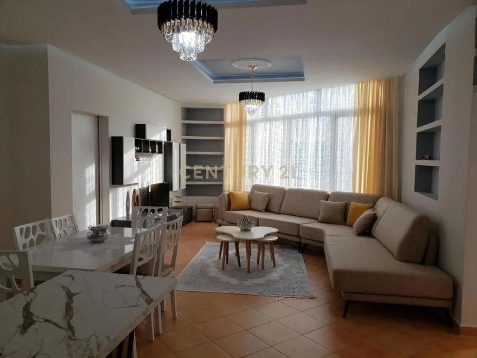 Tirane, jepet me qera apartament 1+1 Kati 4, 75 m² 500 € (liqeni i thate)