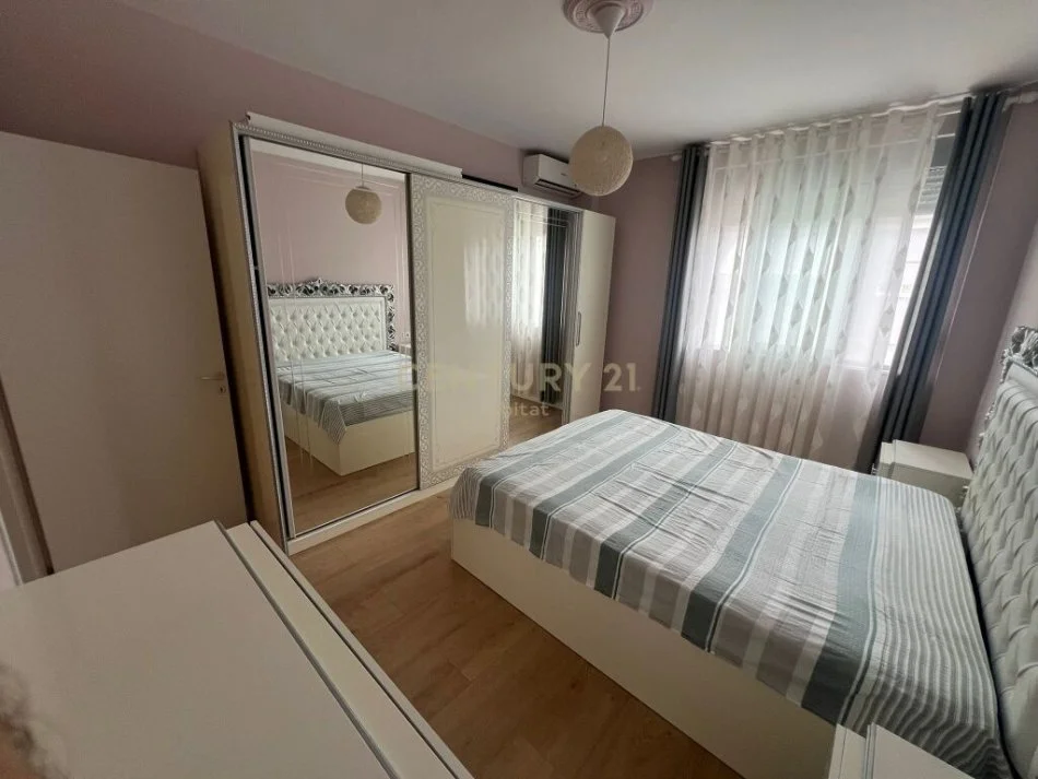 Tirane, jepet me qera apartament 1+1 Kati 2, 66 m² 550 € (liqeni i thate)