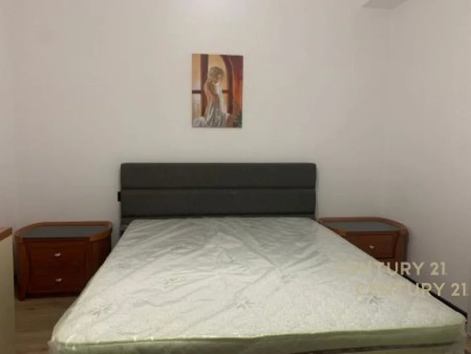 Tirane, jepet me qera apartament 2+1 Kati 7, 111 m² 500 € (astir)