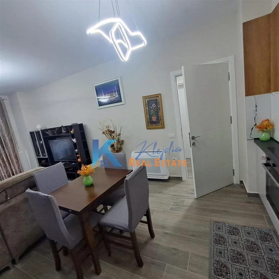 Tirane, jap me qera apartament 1+1+Ballkon , 70 m² 500 € (Kompleksi ASL 2, ish Venue)