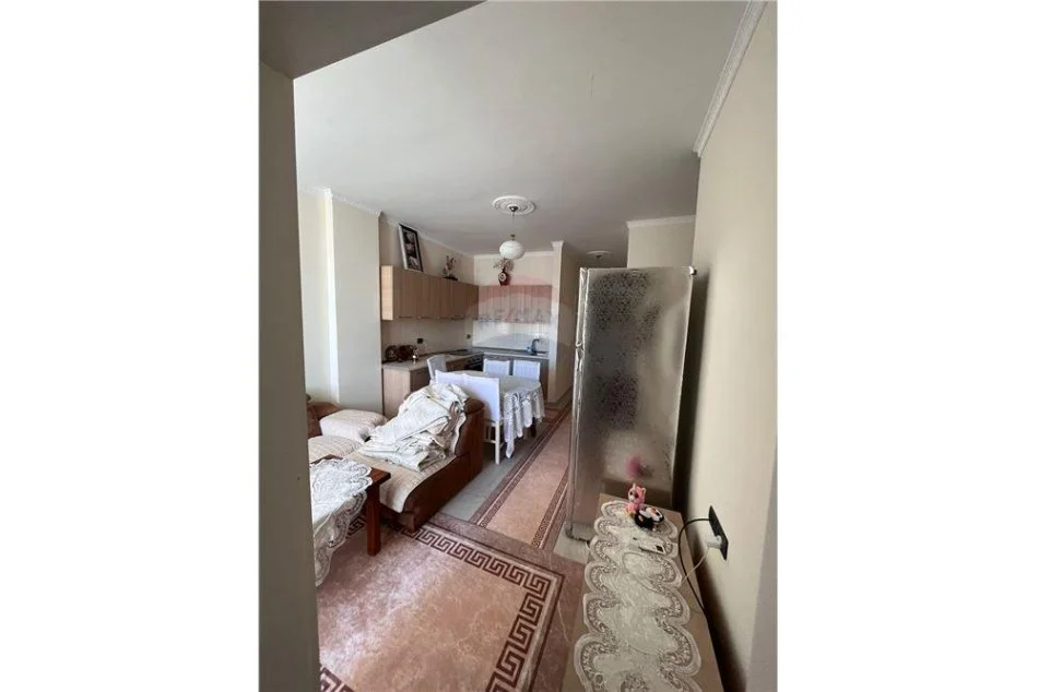 Tirane, jepet me qera apartament 2+1 , 80 m² 500 € (Rruga Selita e Vjeter - Kopshti Botanik)