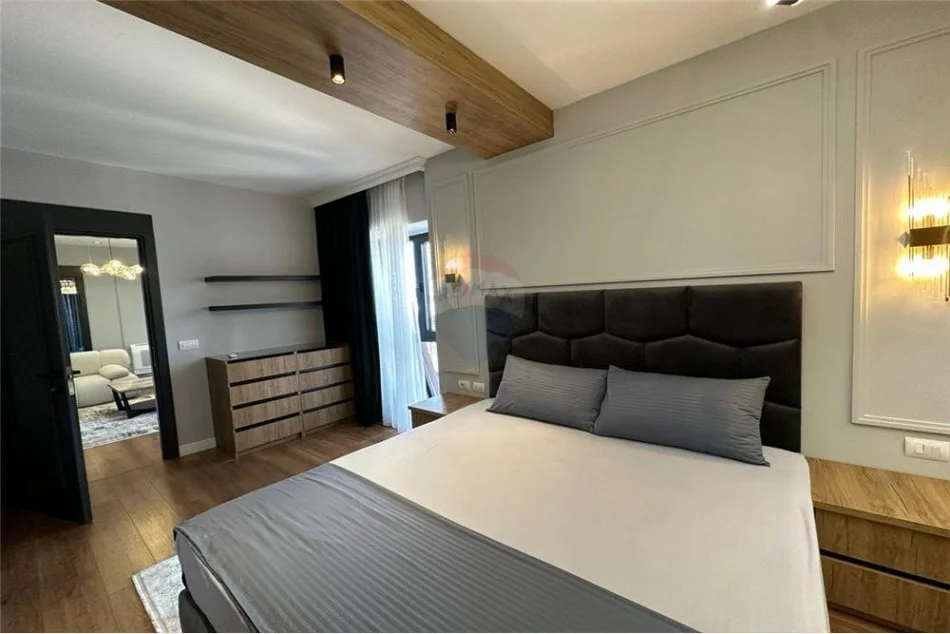 Tirane, jepet me qera apartament 3+1 , 140 m² 2.300 € (Rruga e Kavajës)