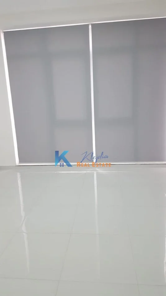 Tirane, jap me qera zyre Kati 2, 105 m² 800 € (Komuna e Parisit, Kompleksi Kika)