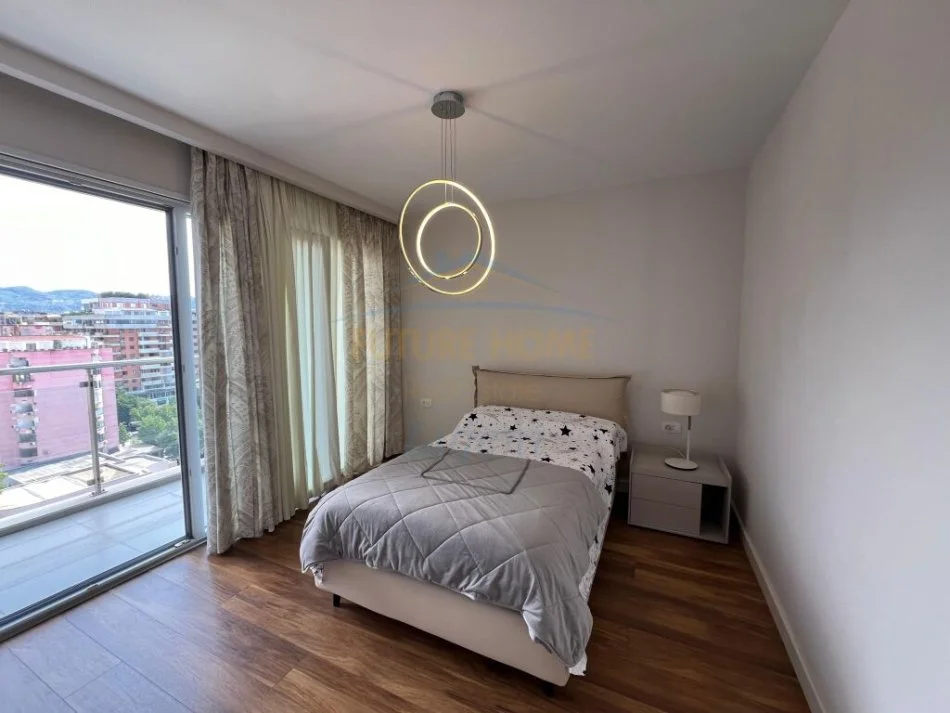 Tirane, jepet me qera apartament 2+1+Ballkon Kati 11, 137 m² 2.500 € (Blloku)