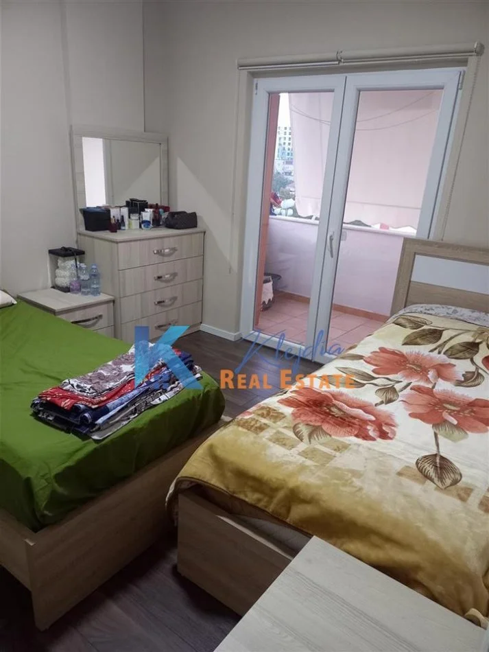 Tirane, jepet me qera apartament 1+1 Kati 6, 55 m² 370 € (Ali Dem, afer Shkolles 1 Maji)