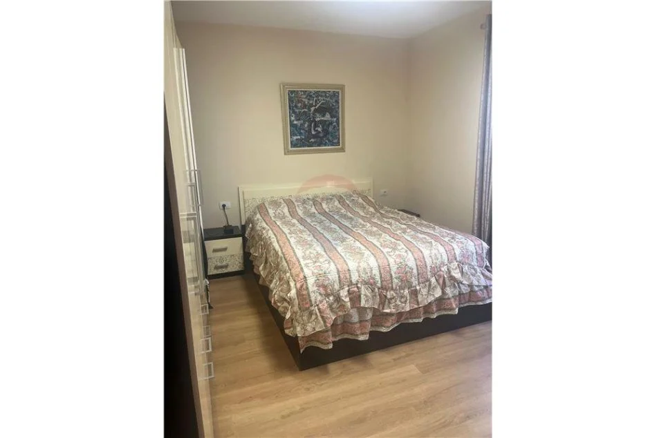 Tirane, jepet me qera apartament 1+1 Kati 1, 60 m² 400 € (Rruga e Dibrës - Medreseja)