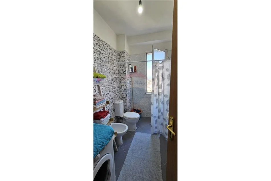 Tirane, shitet apartament 1+1 Kati 2, 61 m² 127.000 € (Kodra e Diellit)