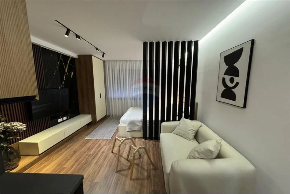 Tirane, jepet me qera garsonier Kati 5, 52 m² 600 € (Rruga Qemal Stafa - Pazari i Ri)