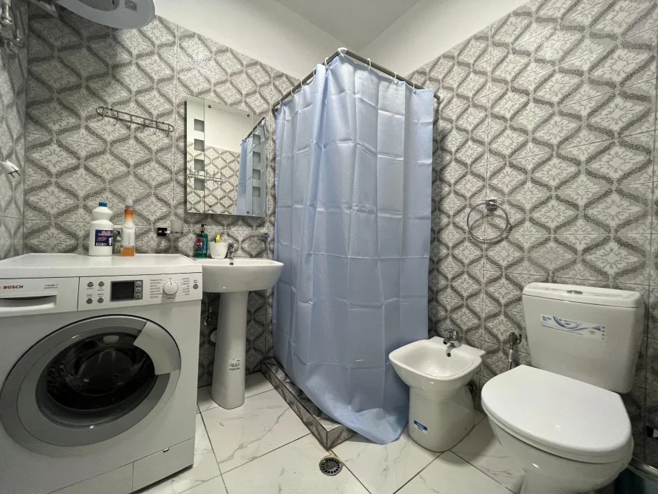 Tirane, jepet me qera 1+1+Ballkon Kati 3, 320 € (fresk)