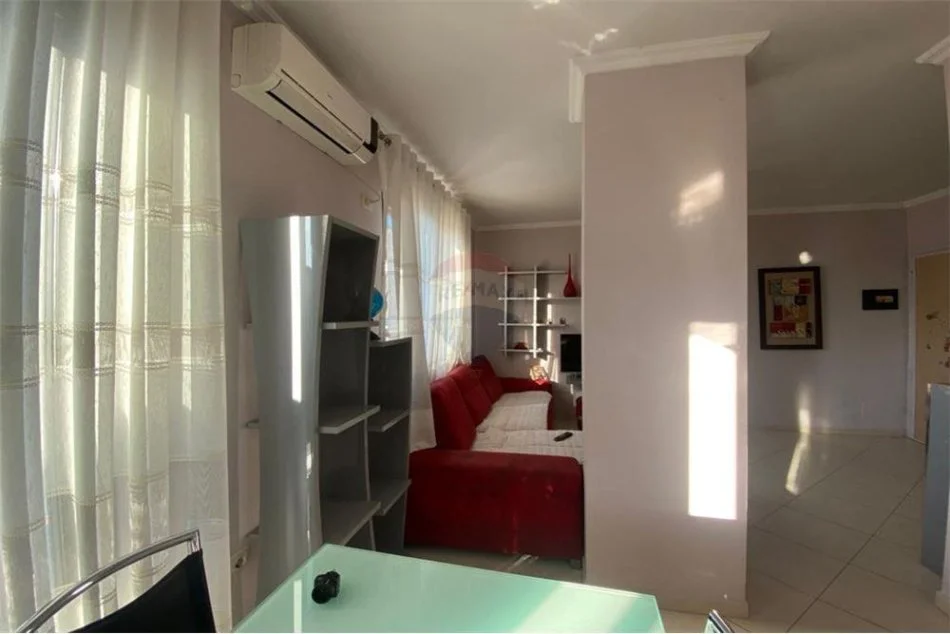 Tirane, jepet me qera apartament 1+1 Kati 4, 77 m² 470 € (Rruga Sulejman Delvina - Tirana e Re - Sheshi Willson)