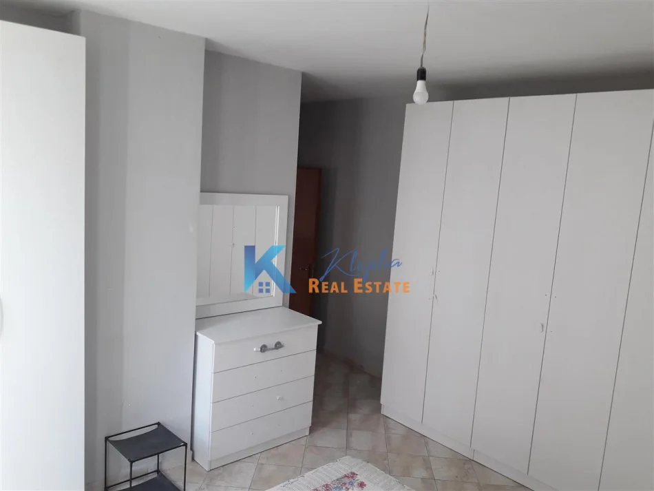 Tirane, jap me qera apartament 2+1+Ballkon Kati 4, 123 m² (2+1+2 per qira ne Yzberish, afer pallateve Dilo)