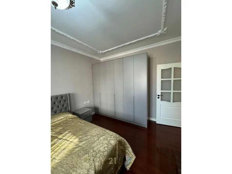 𝐓𝐢𝐫𝐚𝐧𝐞, 𝐣𝐞𝐩𝐞𝐭 𝐦𝐞 𝐪𝐞𝐫𝐚 𝐚𝐩𝐚𝐫𝐭𝐚𝐦𝐞𝐧𝐭 𝟐+𝟏 𝐊𝐚𝐭𝐢 𝟒, 𝟗𝟔 𝐦² 𝟏.𝟏𝟎𝟎 € (𝐈𝐬𝐡 𝐁𝐥𝐥𝐨𝐤𝐮)