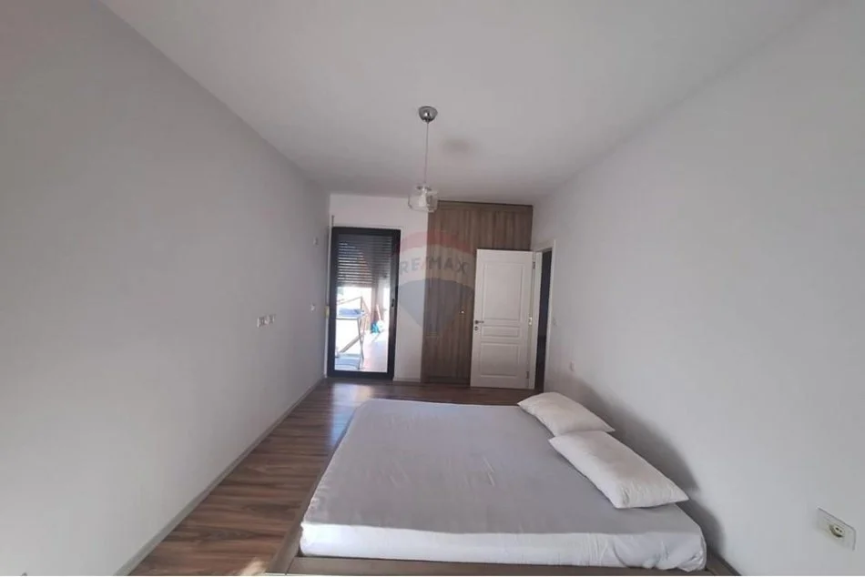Tirane, jepet me qera apartament 2+1 Kati 4, 95 m² 800 € (Don Bosko - Jordan Misja)