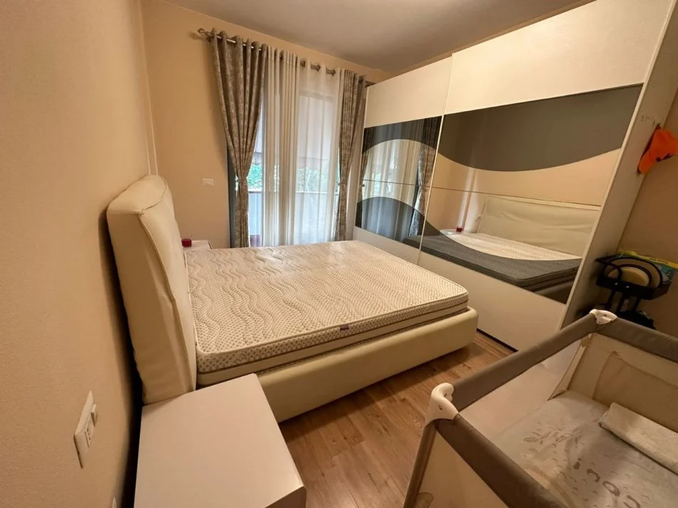 Tirane, jepet me qera apartament 2+1 Kati 2, 83 m² 650 € 