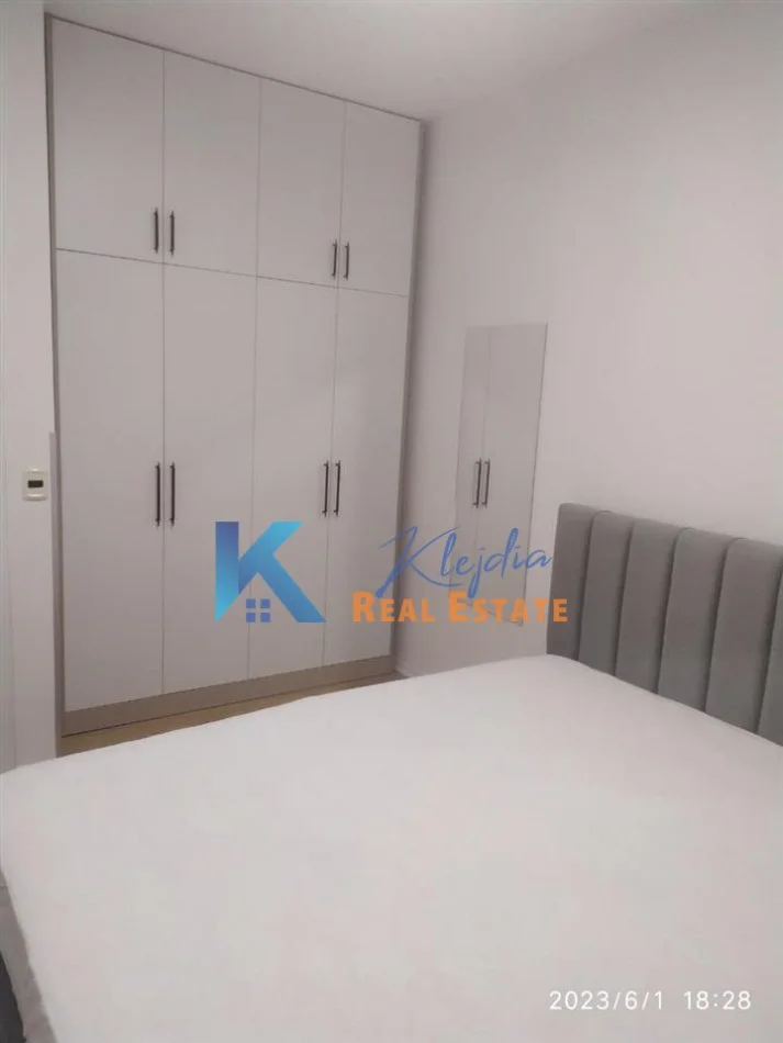 Tirane, jepet me qera apartament 1+1 Kati 4, 50 m² 550 € (Qender, te rruga e Bogdaneve)