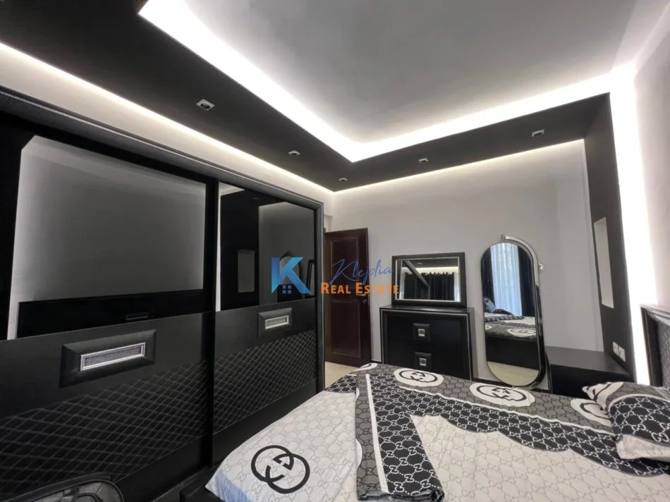 Tirane, jepet me qera apartament 1+1 Kati 1, 55 m² 450 € (rruga Ferit Xhajko, afer ish restorant Durresi)