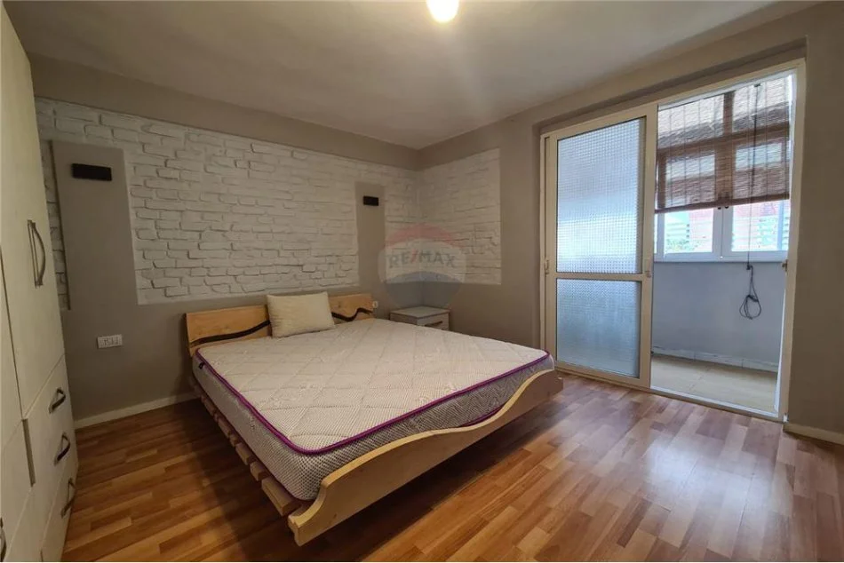 Tirane, jepet me qera apartament 2+1 Kati 2, 85 m² 500 € (Rruga Tafaj - Pazari i Ri)