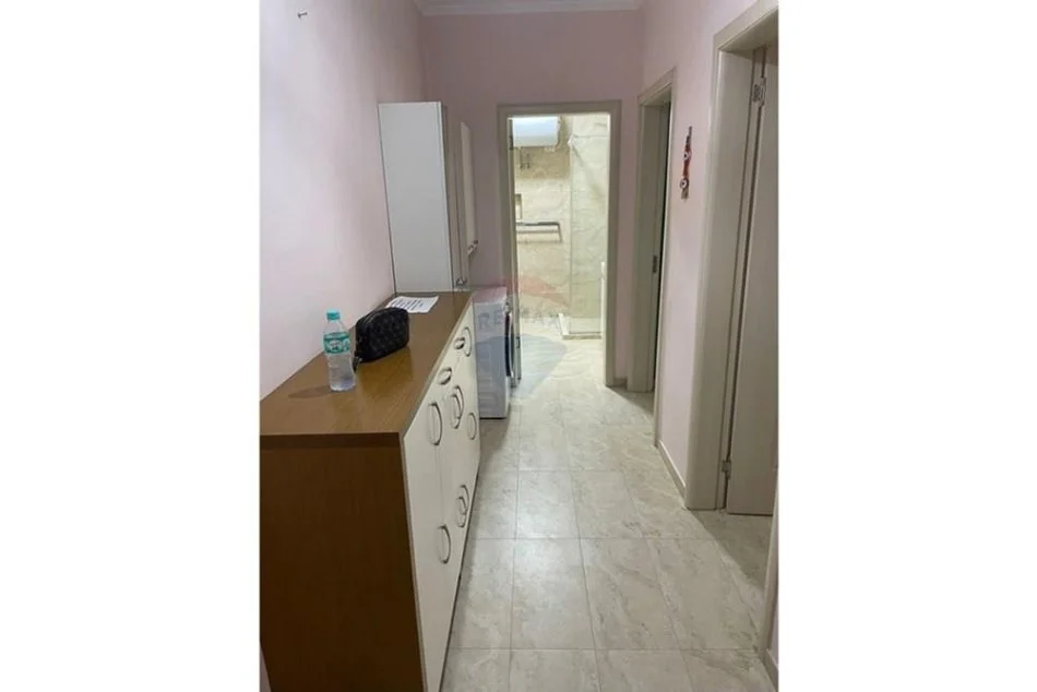 Tirane, jepet me qera apartament 1+1 Kati 3, 67 m² 400 € (Astir)
