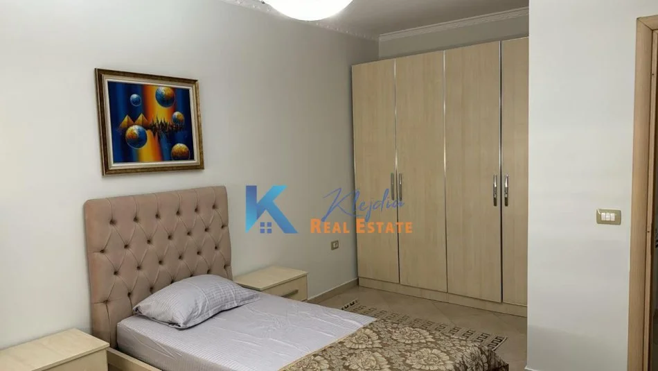 Tirane, jepet me qera apartament 2+1 Kati 5, 90 m² 600 € (Don Bosko, Viva Market)