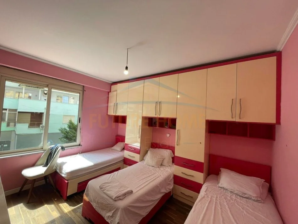 Tirane, shitet apartament 2+1+Ballkon Kati 2, 110 m² 220.000 € (Kodra e Diellit)