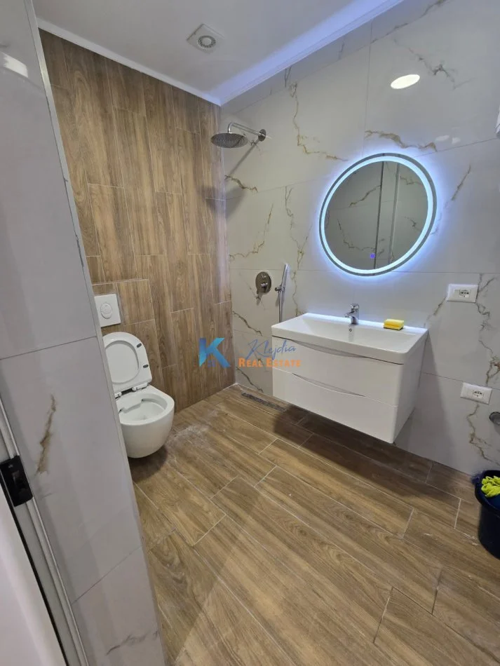 Tirane, shitet apartament 2+1 Kati 2, 87 m² 210.000 € (Rruga e Elbasanit, prane Lion Park)