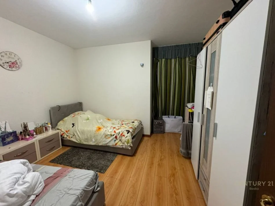 𝐓𝐢𝐫𝐚𝐧𝐞, 𝐬𝐡𝐢𝐭𝐞𝐭 𝐚𝐩𝐚𝐫𝐭𝐚𝐦𝐞𝐧𝐭 𝟐+𝟏 𝐊𝐚𝐭𝐢 𝟓, 𝟏𝟐𝟒 𝐦² 𝟏𝟖𝟓.𝟎𝟎𝟎 € (𝐙𝐨𝐠𝐮 𝐈 𝐙𝐢)