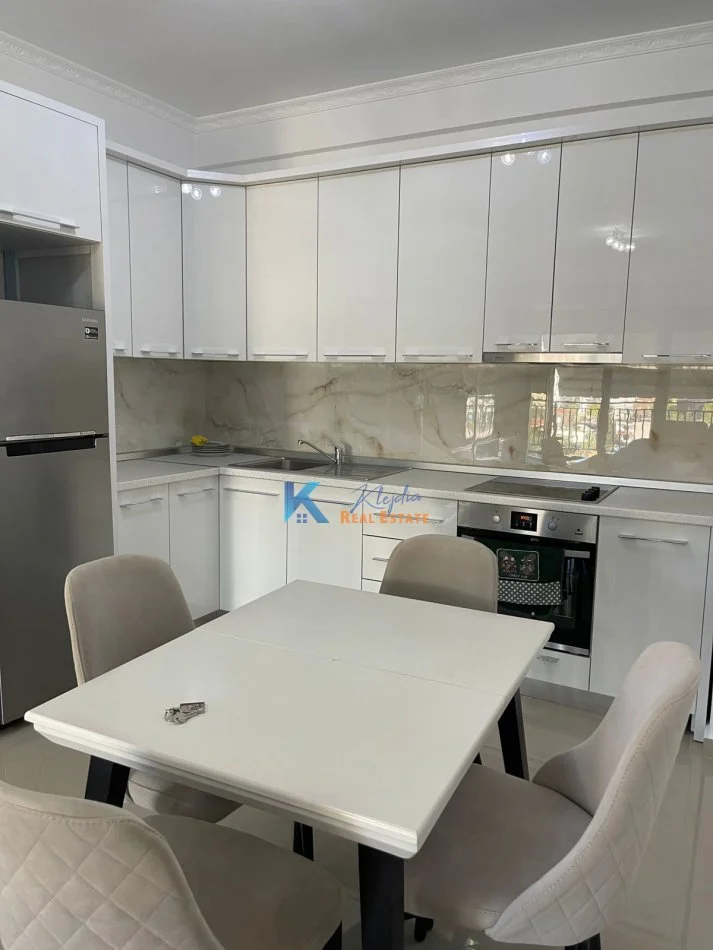 Tirane, jap me qera apartament 1+1+Ballkon Kati 6, 75 m² 450 € (Unaza e Re, Kompleksi Green City)