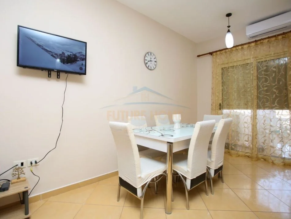 Vlore, jepet me qera apartament 1+1 Kati 6, 60 m² 300 € (Te Klinika Bakaj, Cole) RV44313
