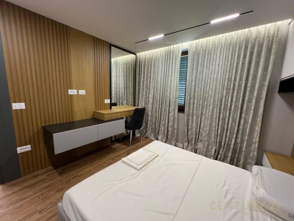 𝐓𝐢𝐫𝐚𝐧𝐞, 𝐣𝐞𝐩𝐞𝐭 𝐦𝐞 𝐪𝐞𝐫𝐚 𝐚𝐩𝐚𝐫𝐭𝐚𝐦𝐞𝐧𝐭 𝟐+𝟏 𝐊𝐚𝐭𝐢 𝟐, 𝟗𝟕 𝐦² 𝟏.𝟓𝟎𝟎 € (𝐒𝐡𝐞𝐬𝐡𝐢 𝐖𝐢𝐥𝐥𝐬𝐨𝐧)