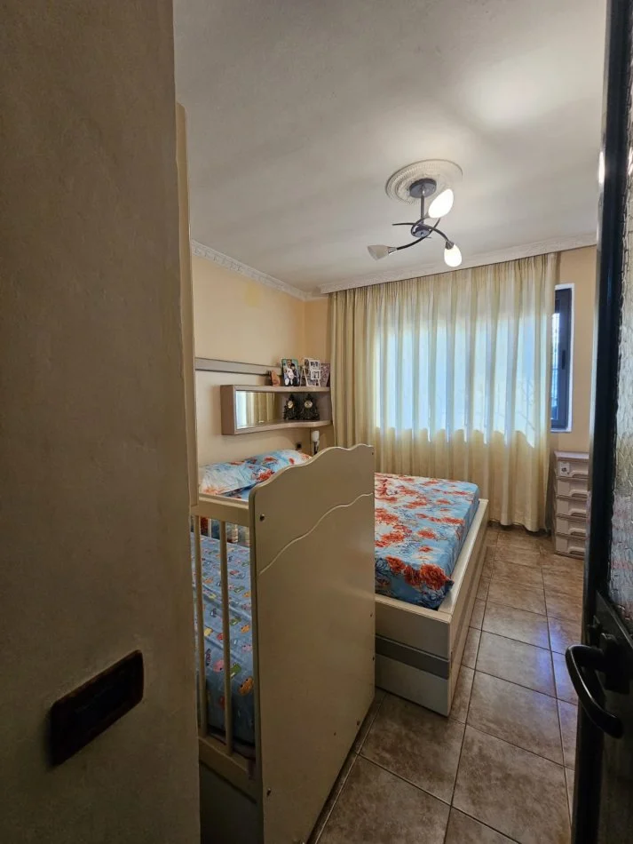Tirane, shitet apartament 2+1 Kati 1, 75 m² 77.000 € 