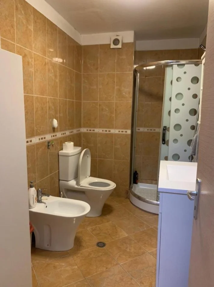 Tirane, shitet apartament 2+1+Ballkon Kati 6, 98 m² 125.000 € (yzberisht)