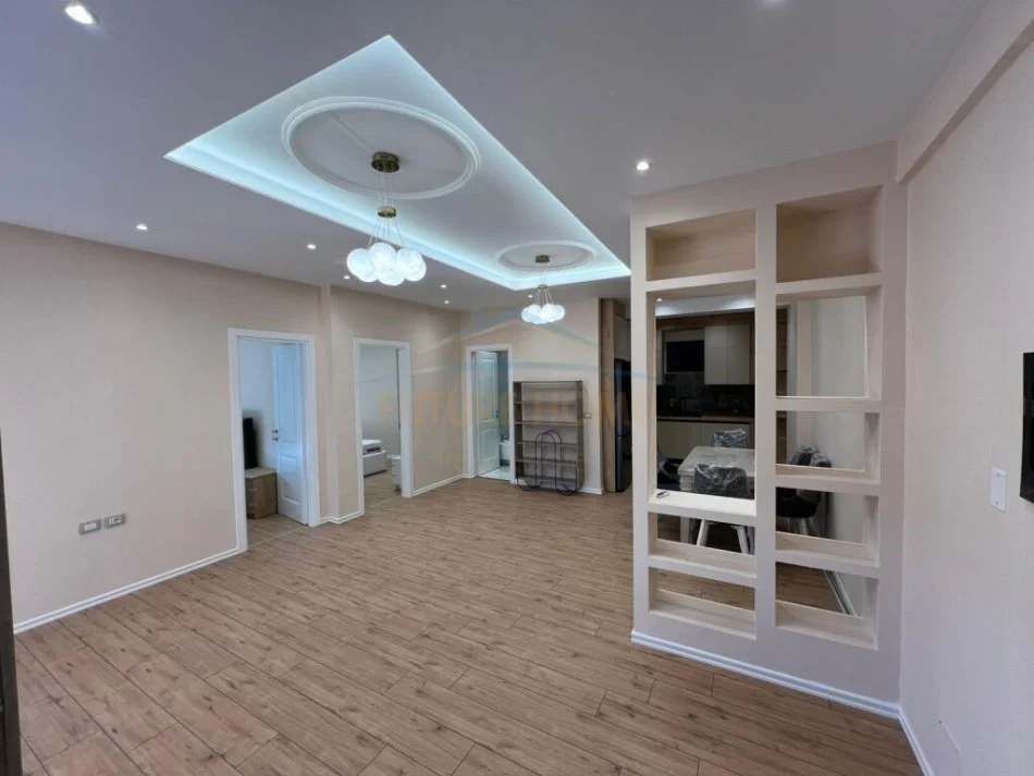 Vlore, shitet apartament 2+1 Kati 6, 96 m² 172.000 € (Rruga e Cipajve, afer shkolles Elite, Vlore) RV 45141