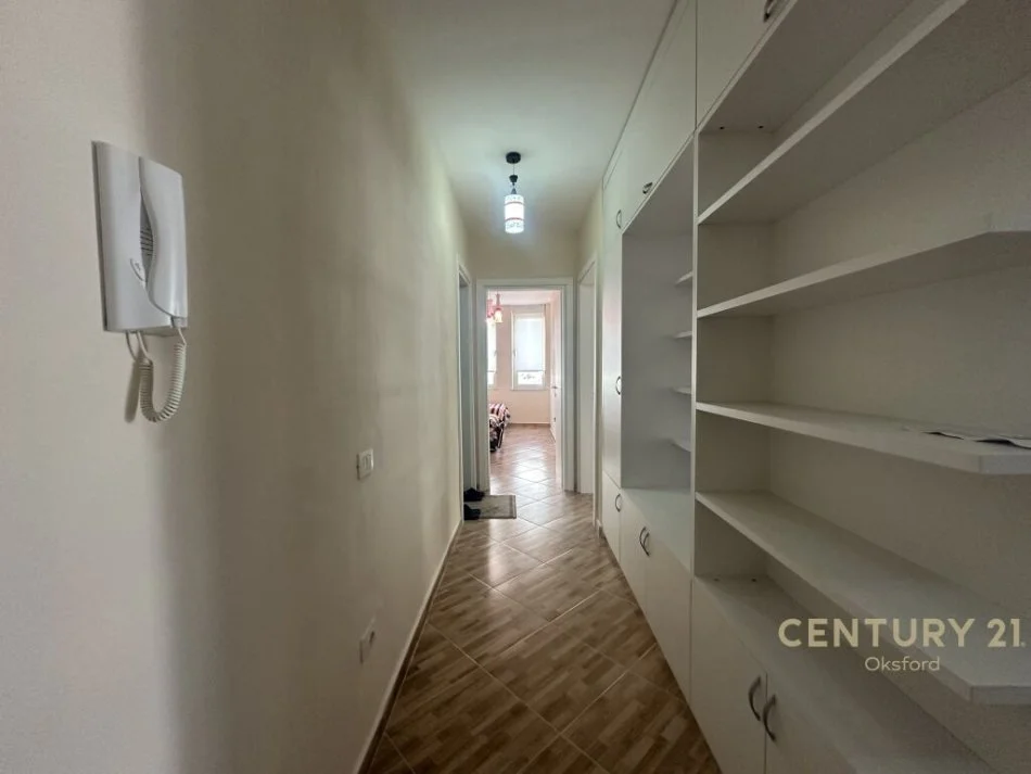 Tirane, jepet me qera apartament 2+1+Ballkon Kati 3, 117 m² 430 € (Rruga Muhamed Deliu)