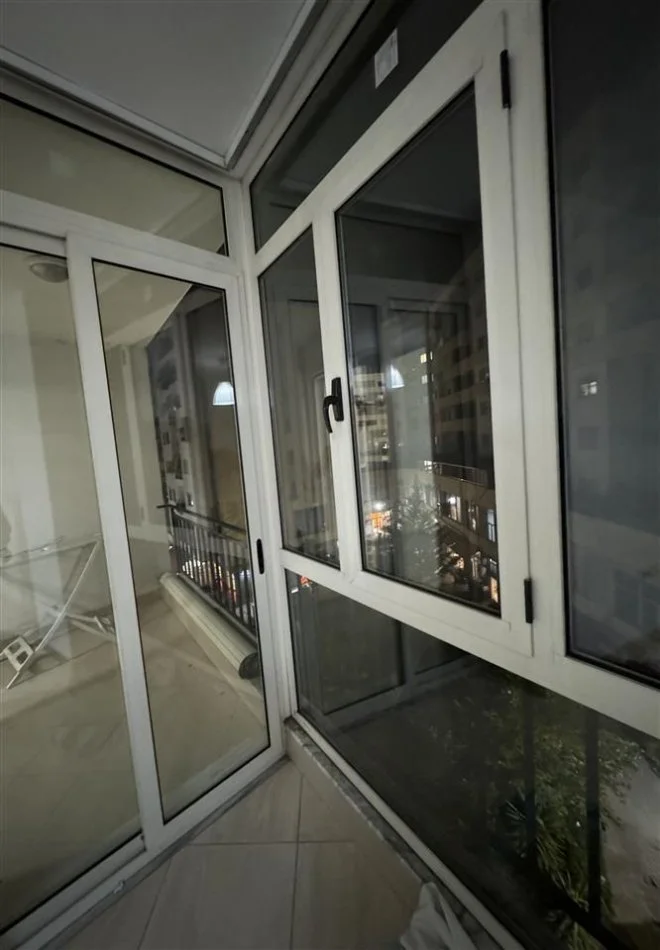 Tirane, jap me qera zyre Kati 1, 115 m² 450 € (Astir)