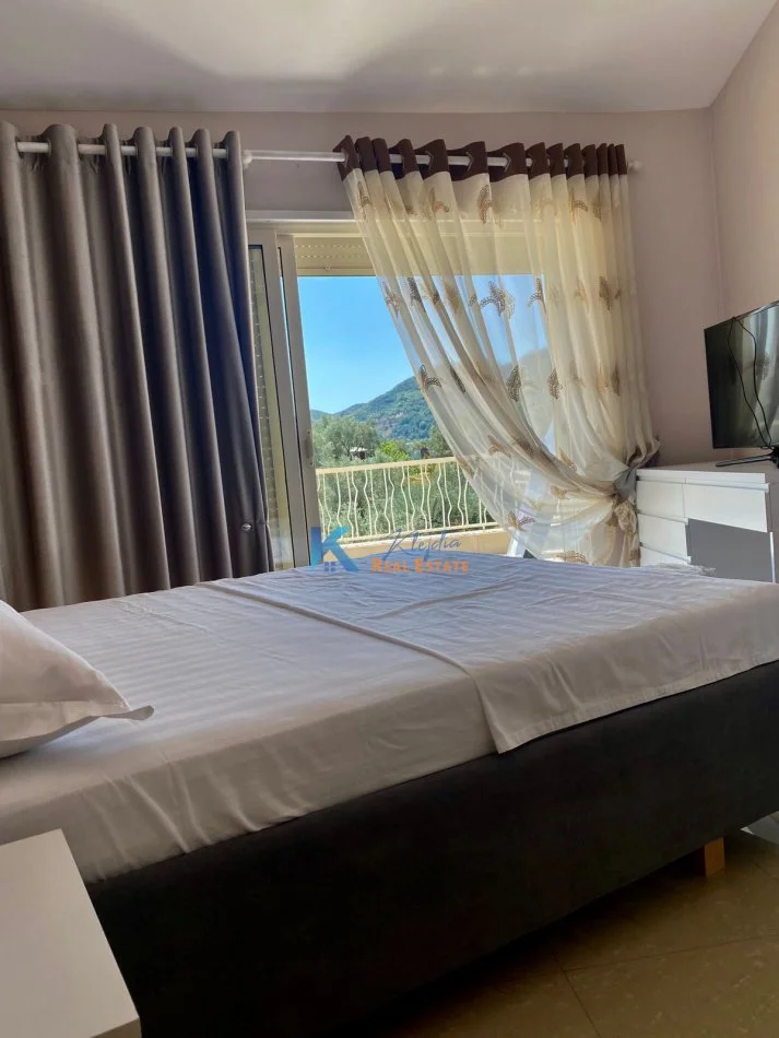 Tirane, jap me qera apartament 2+1+Ballkon Kati 5, 102 m² 750 € (Liqeni i Thate)