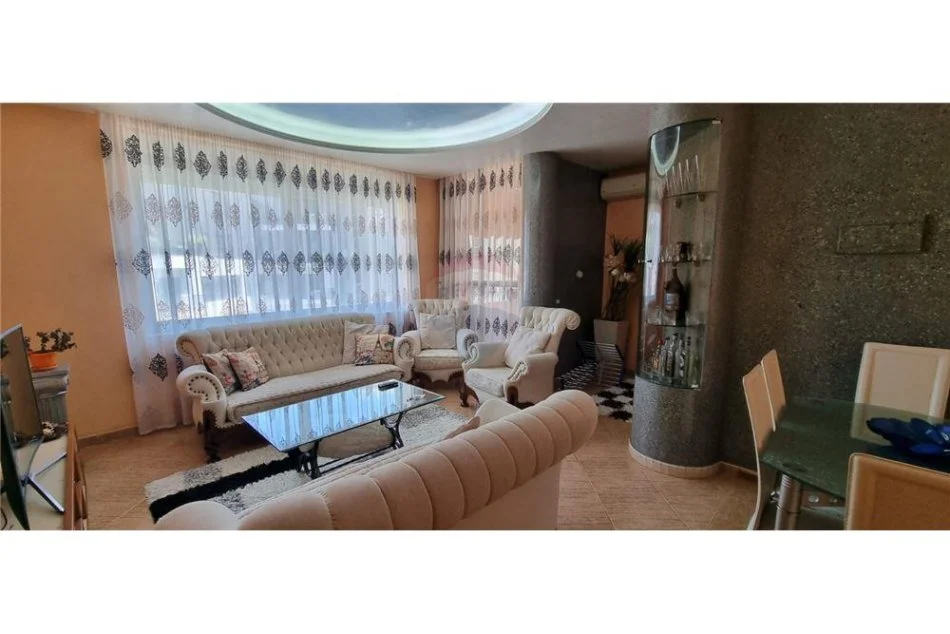 Tirane, jepet me qera apartament 1+1 Kati 9, 58 m² 700 € (Rruga e Kosovarve)