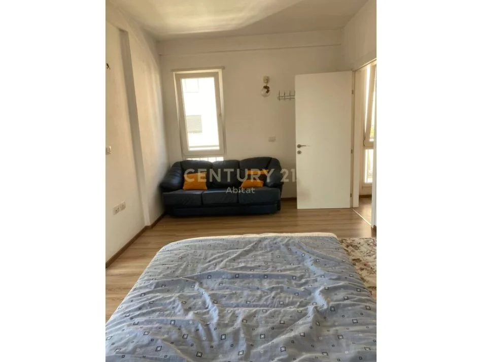 Tirane, shitet apartament 2+1+Ballkon Kati 6, 92 m² 150.000 € (Rruga Ali Demi)