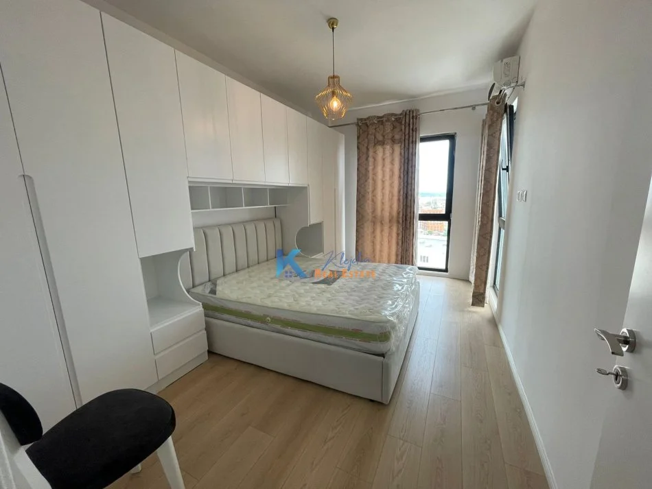 Tirane, jap me qera apartament 1+1 Kati 10, 60 m² 550 € (Kompleksi Arlis, Farmacia 10)