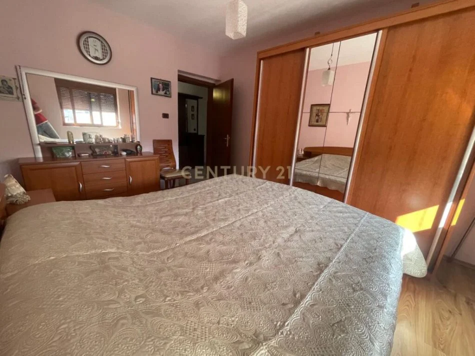 Tirane, shitet apartament 3+1+Ballkon Kati 5, 80 m² 110.000 € (Adresa: Rruga Bardhyl)