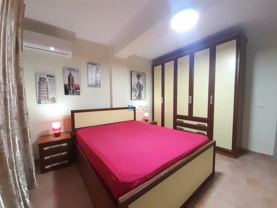 Tirane, jap me qera apartament 2+1+Ballkon Kati 8, 120 m² 650 € (Stacioni i Trenit)