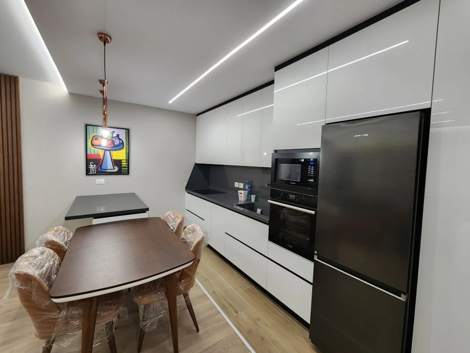 Tirane, jepet me qera apartament 2+1 Kati 3, 116 m² 900 € (Don Bosko, Trio Tower Residence)