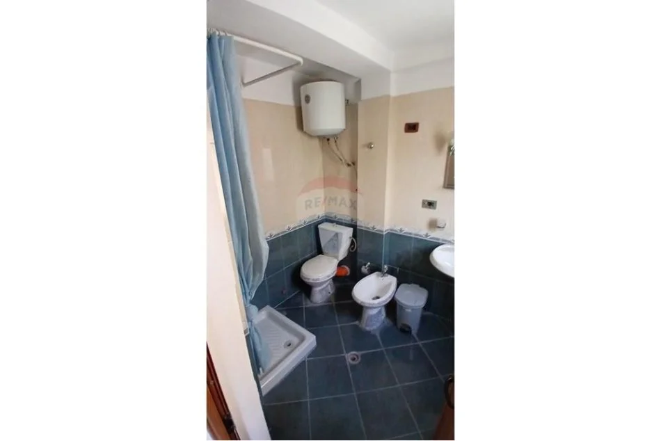 Tirane, jepet me qera apartament 2+1 Kati 4, 95 m² 600 € (Sami Frasheri)