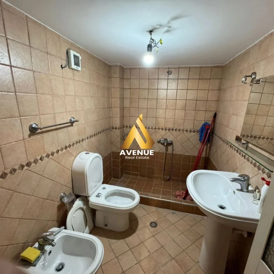 Tirane, jepet me qera apartament 2+1+Ballkon Kati 2, 90 m² 500 € (21 dhjetori)
