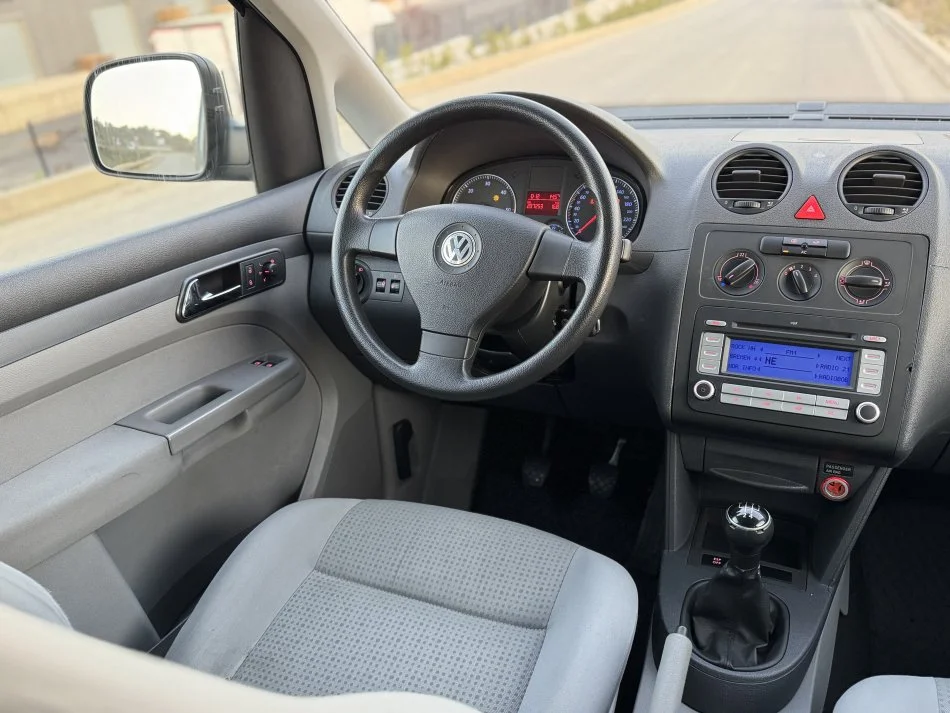 Tirane, shes makine Caddy 1.9 Naftë Manual Nafte, e zeze manuale Kondicioner 208.000 km