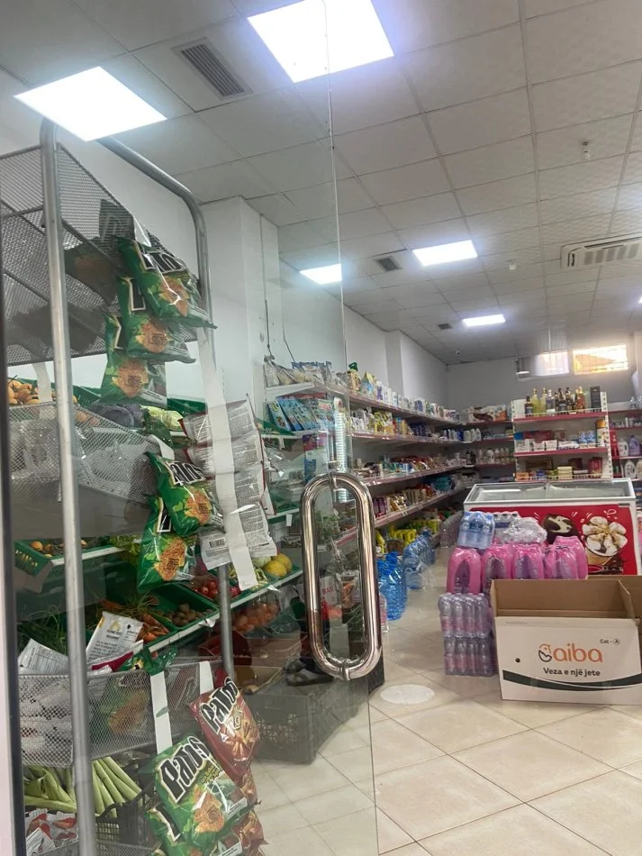 Vlore, jepet me qera dyqan Kati 0, 250 m² 500 € (te lokal Hannover, Lungomare , Vlore) RV46455