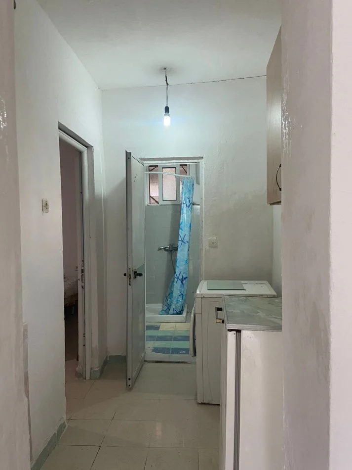 Vlore, jepet me qera apartament 1+1 Kati 0, 55 m² 150 € (te shkolla Xhyeri, Vlorë) RV46485