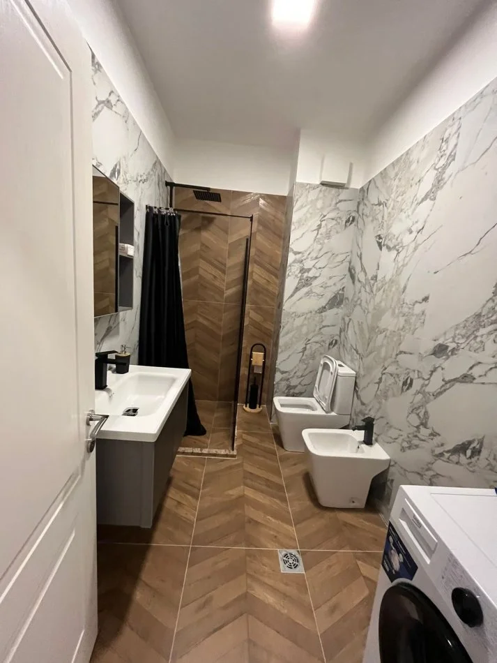 !DHENE!Durres, jepet me qera apartament 1+1+Ballkon Kati 6, 85 m² 400 €