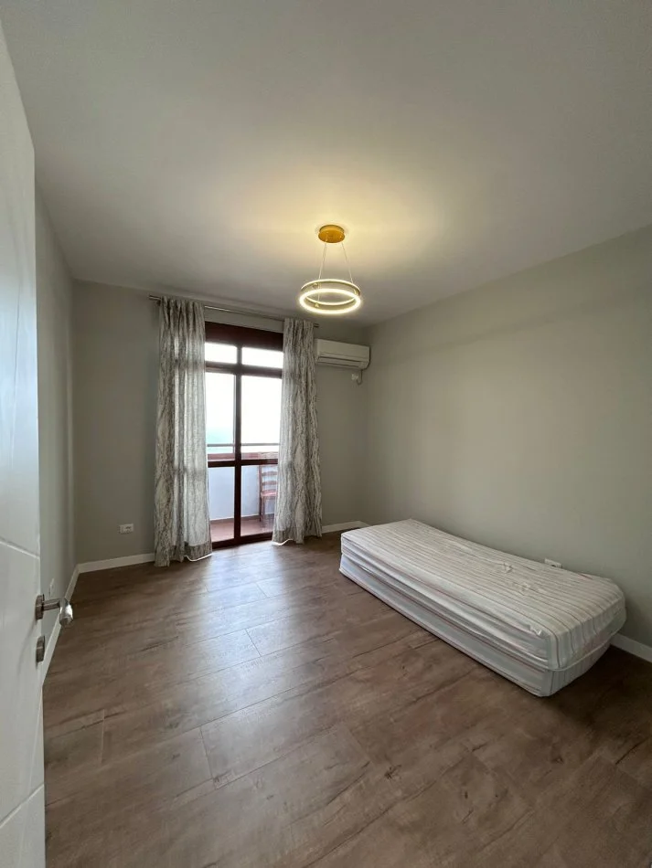 Tirane, shitet apartament 2+1 Kati 4, 120 m² 280.000 € (Ish Ekspozita)